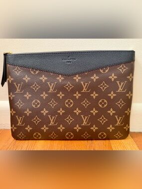 Louis Vuitton Monogram Daily Pouch Clutch